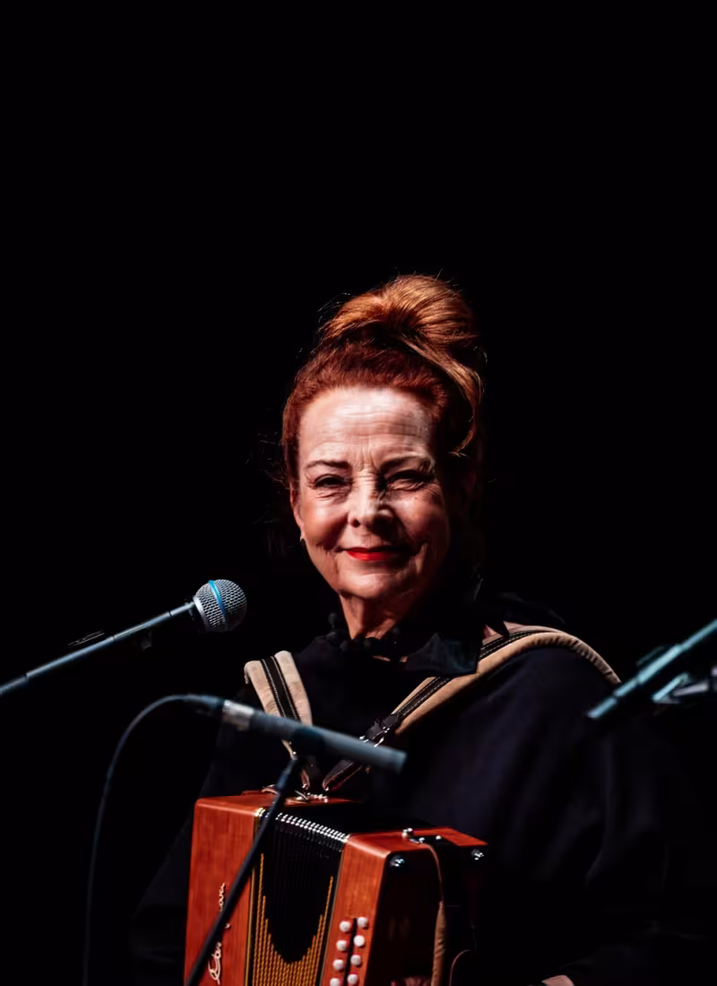 &Uuml;lle Kaljuste, Harriet Toompere.